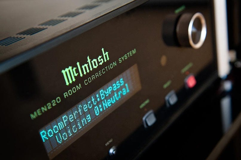 Stereo Amplifier McIntosh MEN220 Room Correction System