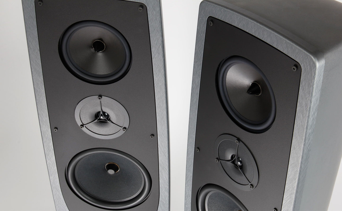 Floorstanding speakers Rega Aya